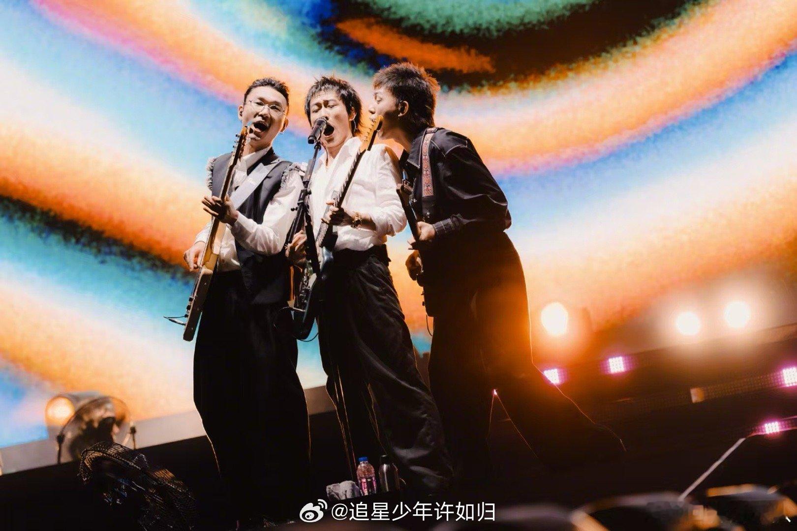 回春丹大把时间璀璨拉阔演唱会 万万没想到嘉宾是大鹏，这份惊喜来得猝不及防，回春丹