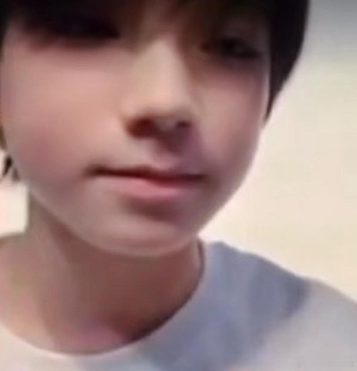 王橹杰泡泡问粉丝期待妆造吗 王橹杰 