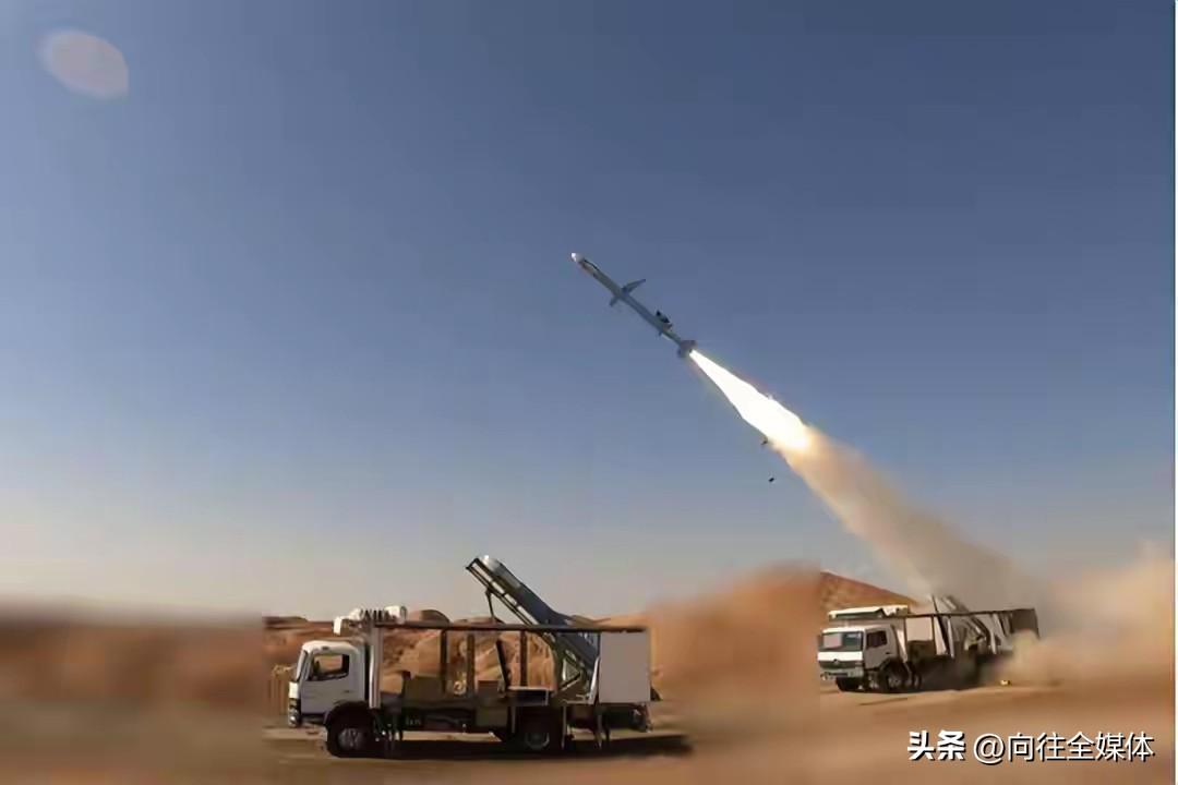 王牌出鞘！伊朗导弹重创美舰，航母仓皇逃窜，美以彻底失算
 
伊朗亮出压箱底王牌卡