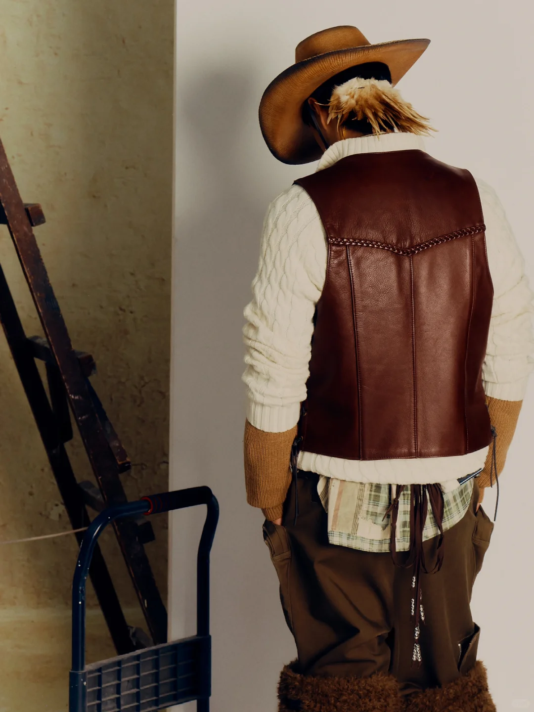 救救我救救我，這背影絕了！😍😍😍王一博