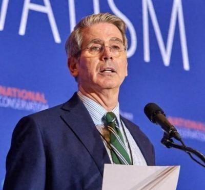 美国财长贝森特认为：中国买俄罗斯石油是自用，合情合理。而印度低价买俄罗斯石油，再