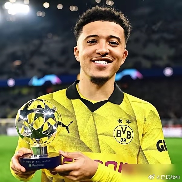 生活手记30万镑周薪，巴萨敢接吗？桑乔的经纪人，把他推给了巴萨。这哥们儿在曼联，