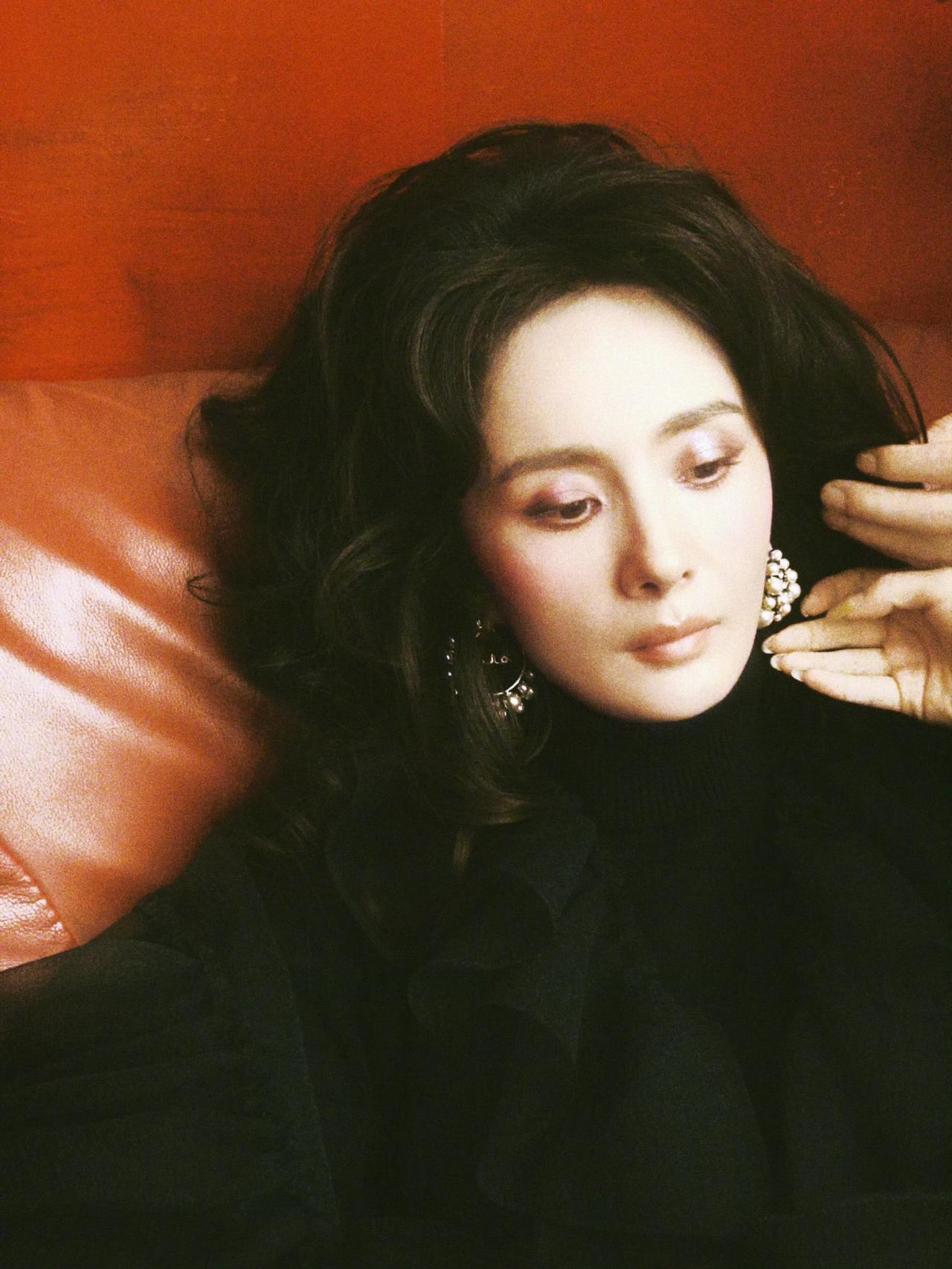 杨幂的颜值到底如何,身材有多好? 
颜值高的女明星,你最喜欢哪一个? 
娱乐圈哪