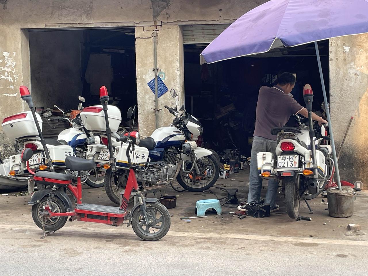 记录我的2026一家破小的修理摩托车店，成了政府机构的一个修车点，不错，证明技术