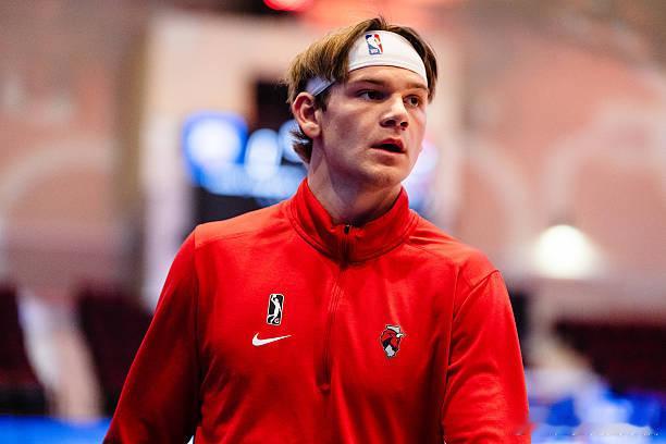 公牛与三届扣篮王麦克朗签下一份双向合同🖊️ 