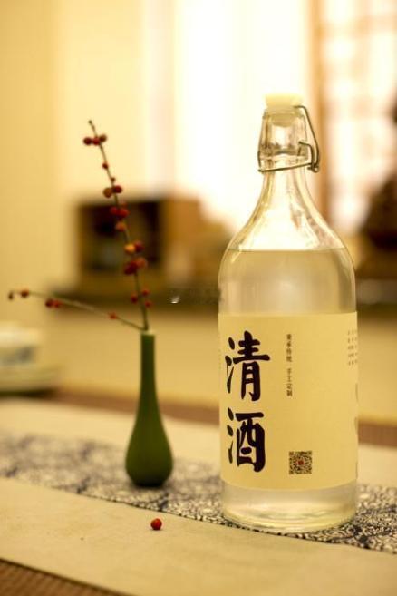 行业公司研究 清酒行业概况与三大品牌一、清酒发展历史清酒酿造技术源自中国古代稻米
