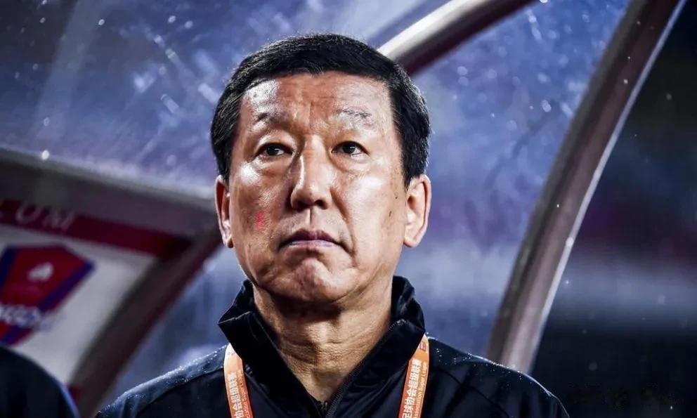 不服不行，崔康熙果然非同一般，这一点够本土教练学一辈子。
  崔康熙在客场对阵仁