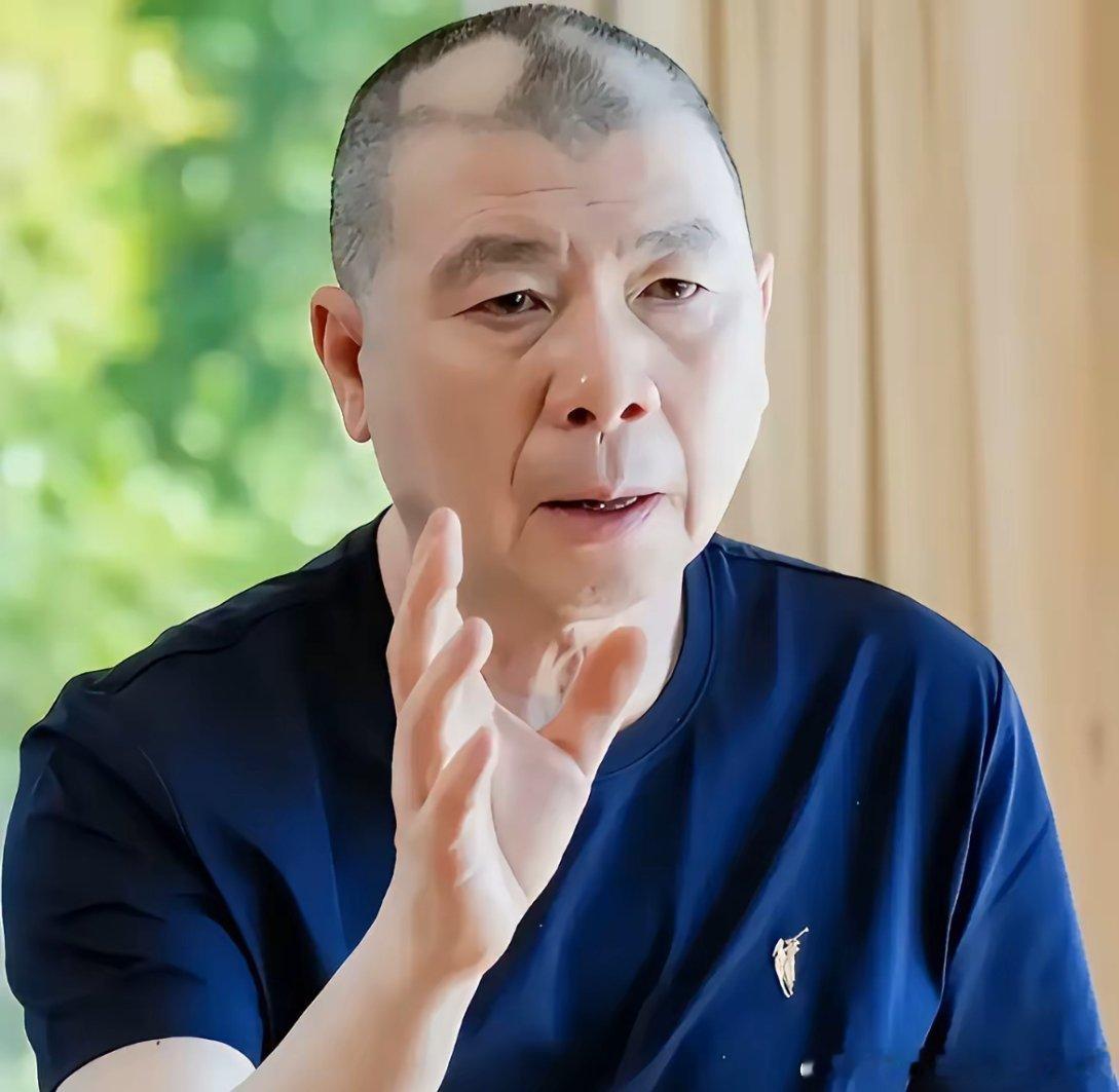 冯小刚拒不认错！近日，冯小刚回应了“垃圾观众”的说法，他说自己如今任然认为优质电