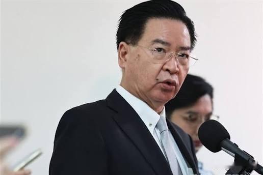 吴钊燮叫嚣：“台湾正建构无人机防止战争”

台安全机构秘书长吴钊燮近日接受《日经