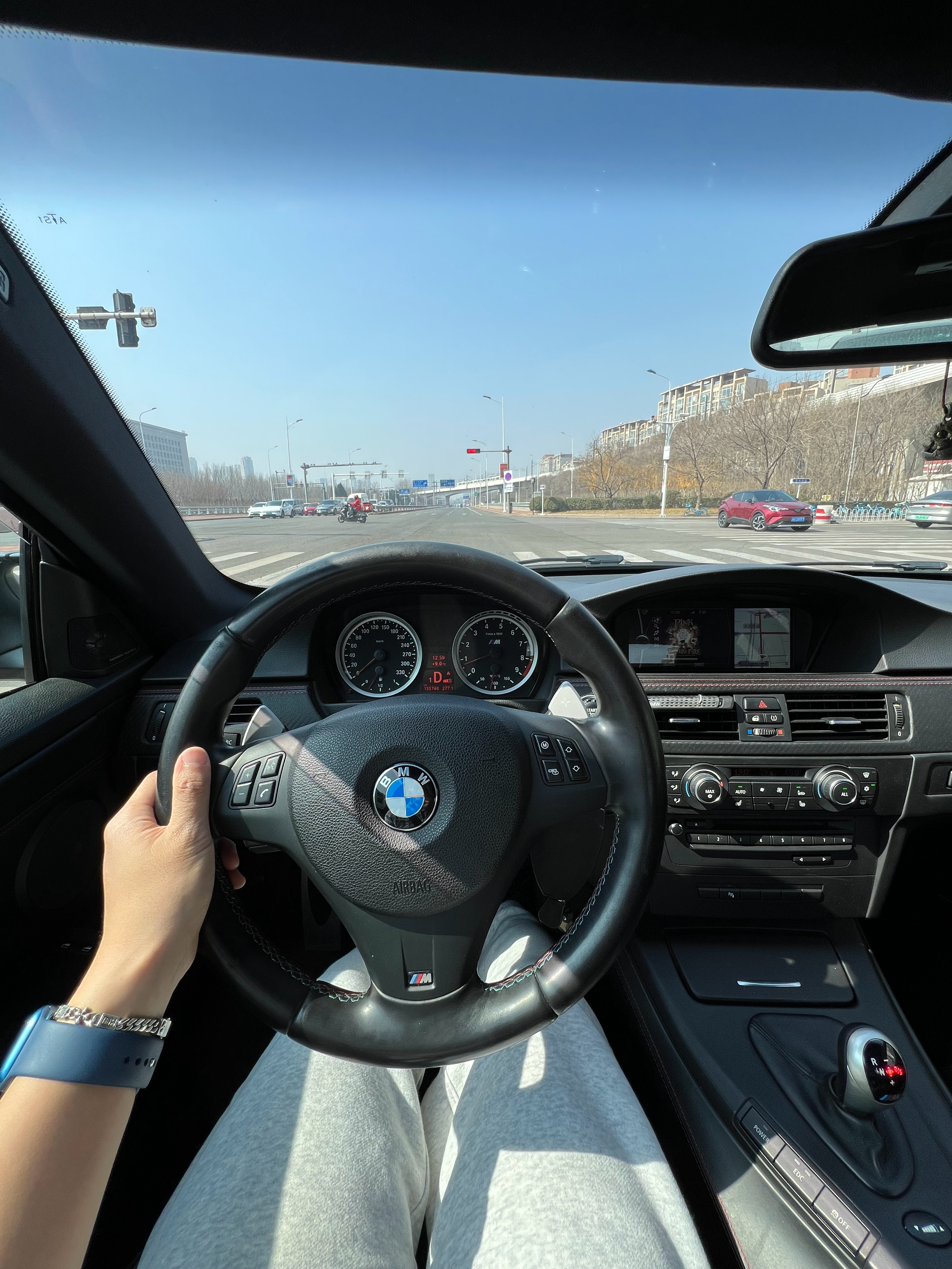 加200块钱油，下午去溜车没有目的地“开，往城市边缘开～” 天津