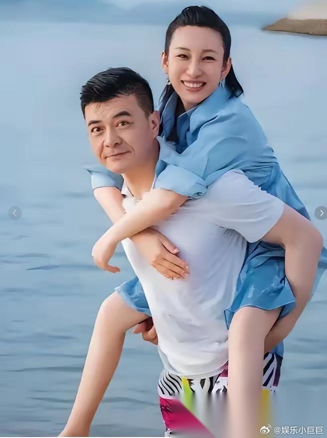 当年，陈建斌当众开玩笑说：“秦海璐老公长得不咋地”，结果秦海璐瞬间炸毛。她直接怼