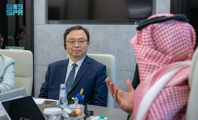 比亚迪王传福，见了阿布扎比王储。聊的也很实在，不只是卖车，而是新能源车、本地制造