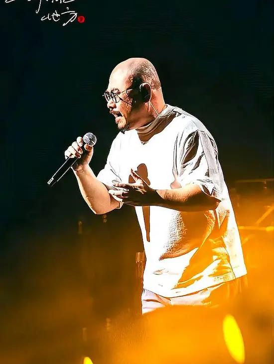 人民群众喜欢的就是好的
刀郎的演唱会，人民群众喜欢，就是好的！
村超、苏超等足球