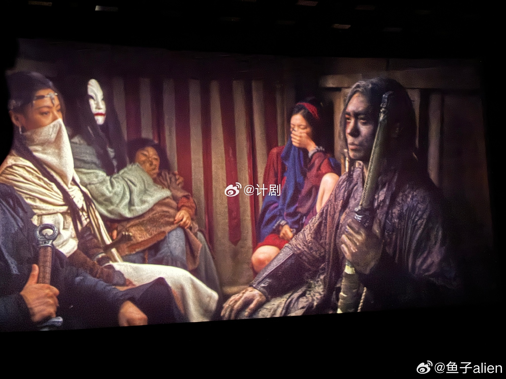 镖人 贺图 十亿票房是对镖人最好的肯定。在大荧幕上看硬核动作戏，每一拳每一脚都看