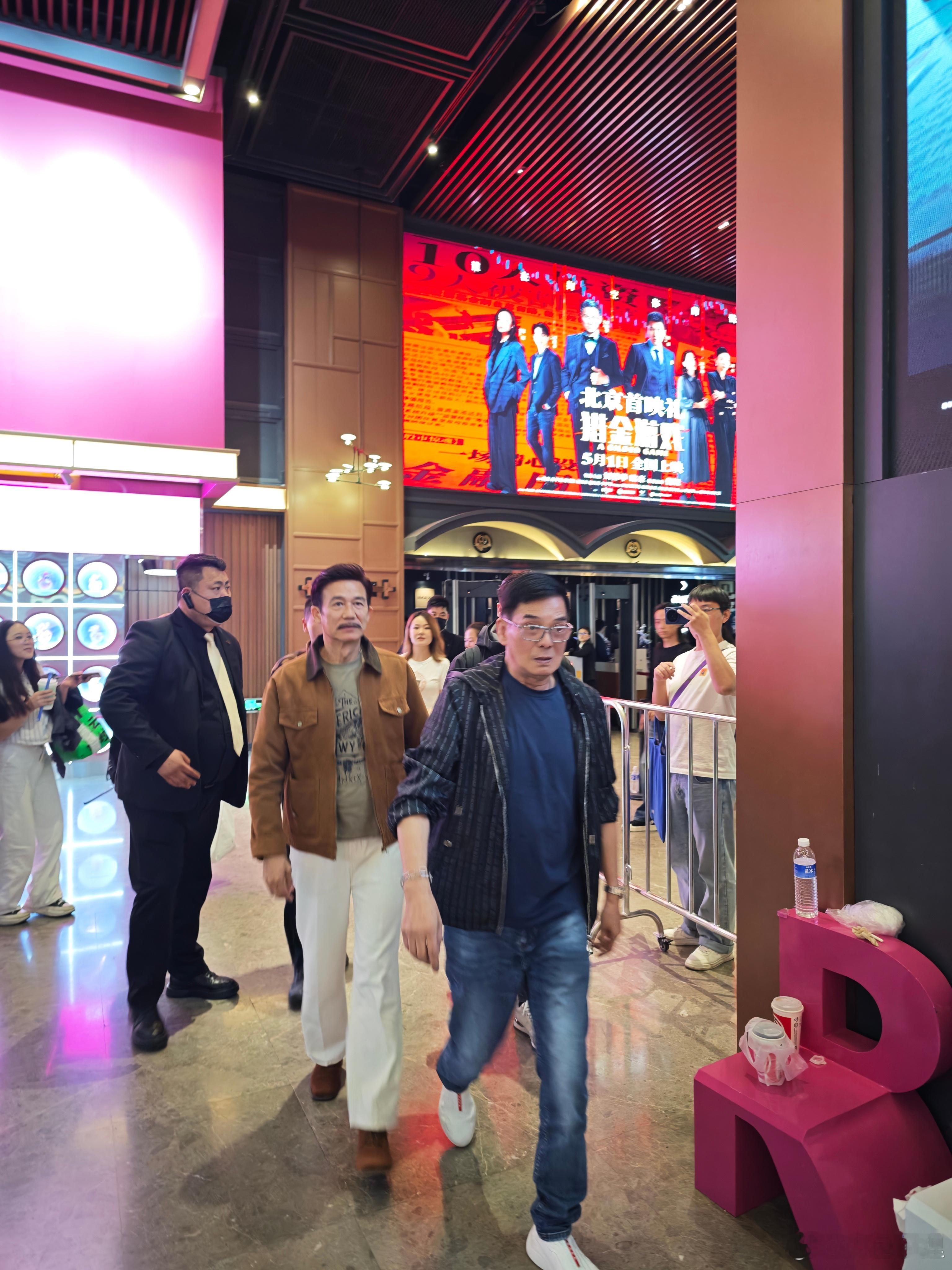 小鹏的 800 个话题可能以后不够用！伴随着小鹏车型全球化的销售，类似这种事情可