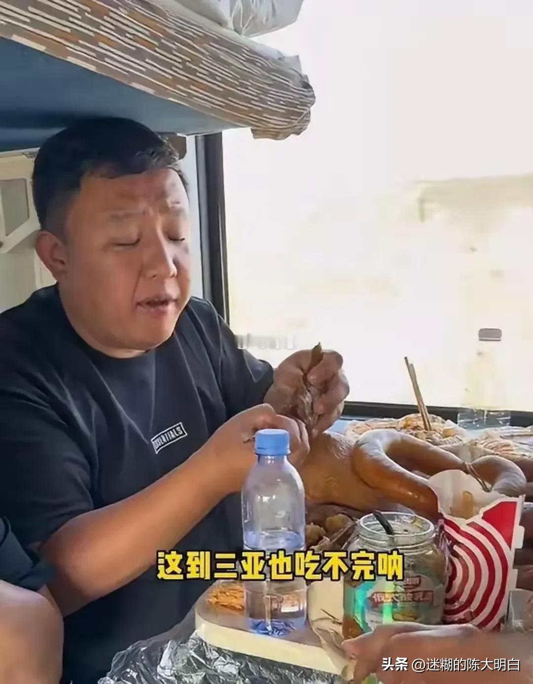 在火车上，还可以这样？如果你遇到这样的情景，你会怎么做？