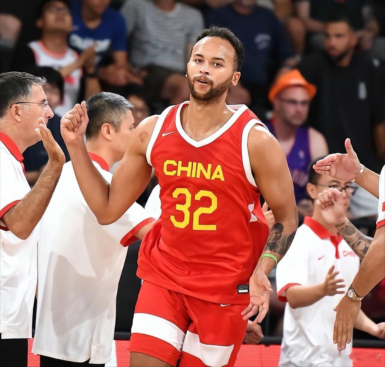 NBA球员李凯尔国籍已改为美国此前根据媒体透露，归化李凯尔的时候，并没有官方出资