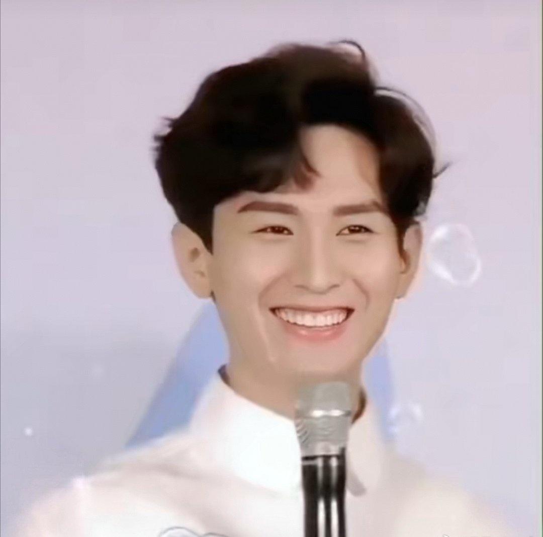 成毅越来越嫩了十几年前就是这样，成毅这十年如一的美貌真是动人啊[相爱][相爱][