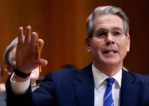 特朗普威胁解雇美国财长斯科特·贝森特！
 
十天之内两度撂下狠话，特朗普对斯科特