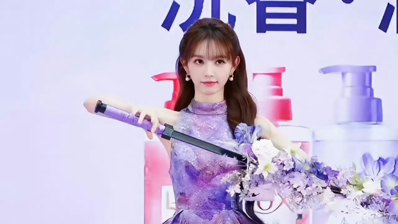 田曦薇紫罗兰公主look💜💟🩷 公主嫁到，通通闪开！！ 