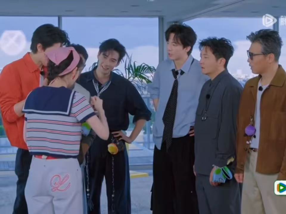 刘宇宁看林一王玉雯的表情宋茜看得出刘宇宁很想吃地球超新鲜 强烈建议节目组多给刘宇