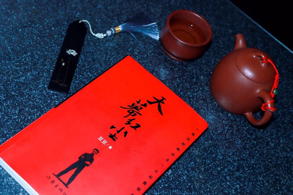 叶子农说：一句话，世界经济有机一体就是人类共产，阐述这个演化原理的理论就是共产主