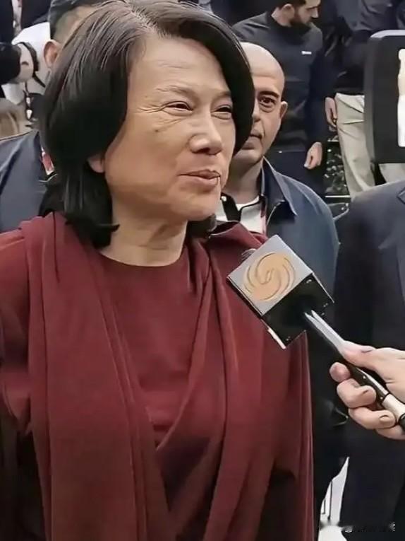 格力的铁娘子，铁骨铮铮，国之栋梁！