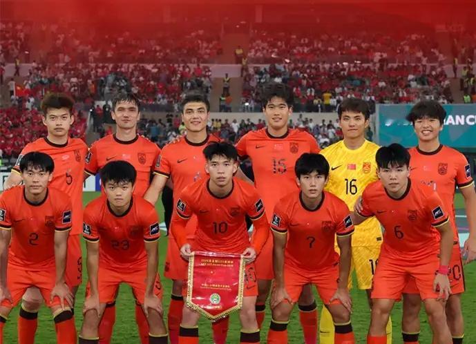 这届U23队员是很多年来看到的个人足球基本功还不错的，没有看到停球3米远，接、传