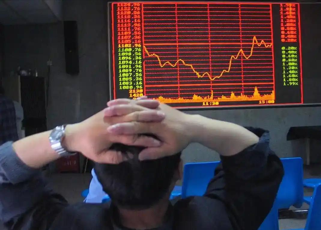 一位股友在6元建仓20000股，心想股价已经跌了近半了，应该有反弹需求。谁知道股
