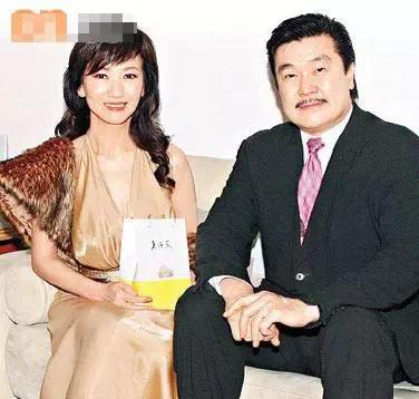 赵雅芝
黄锦燊
夫妻照