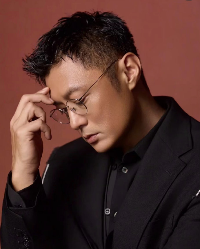 曹骏余文乐的小细节暖到曾辉披荆斩棘 谁能拒绝这样温柔的前辈！曾辉初舞台压力拉满，