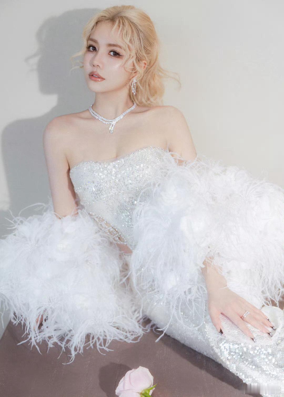 安崎跳了青春有你的主题曲 跨年音浪派对惊喜拉满！安崎再现《Yes Ok》舞台，熟