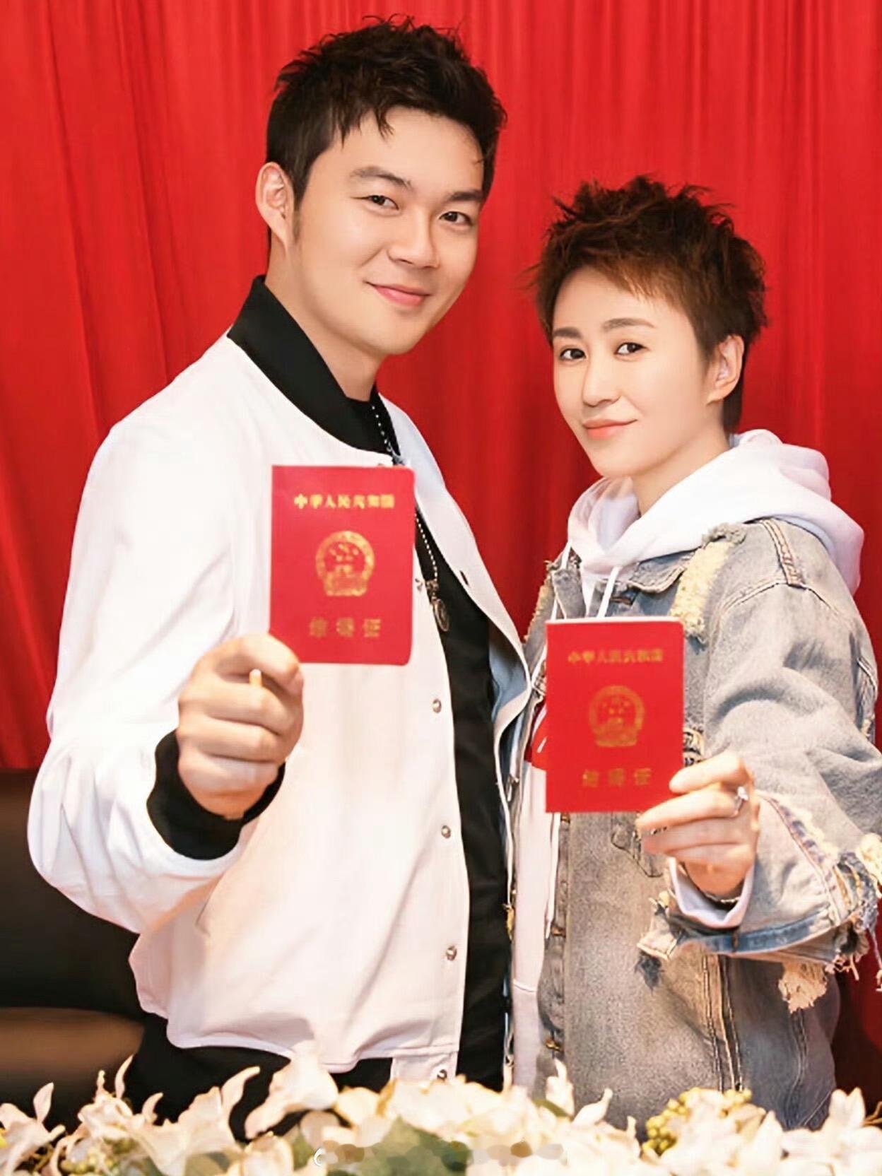 马丽 不要去干涉我们的生活说的好[haha]人家有自己的生活，其他都是外人。 ​