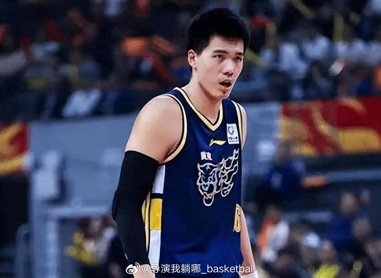 广东宏远男篮内线焦泊乔以处理私人事务的理由向球队提出暂时离队，宏远俱乐部表示非常