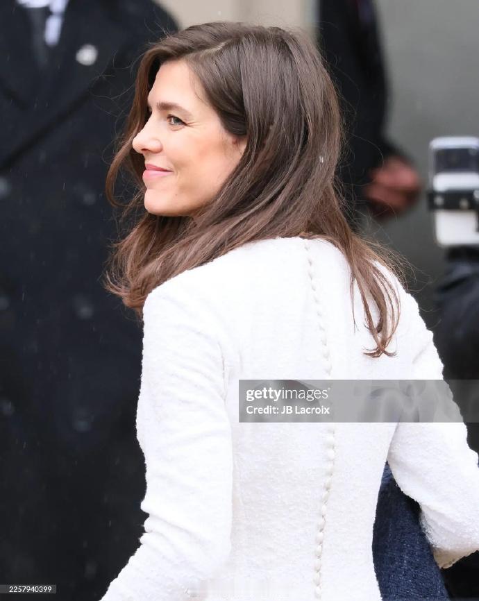 1月27日，巴黎时装周2026春夏高级定制系列在巴黎大皇宫的玻璃穹顶下举行。品牌