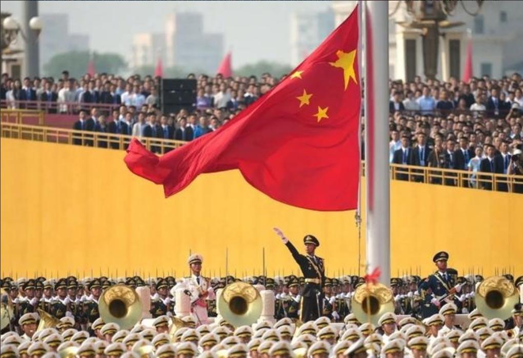 都想错了。真到了撕破脸那一天，第一枪，不会打在北京上海，甚至都不会冲着航母去。人