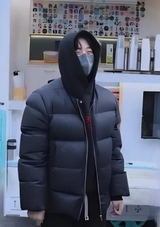 天冷了、注意保暖🦊
LEEJUNHO 李俊昊 이준호 준호 ジュノ