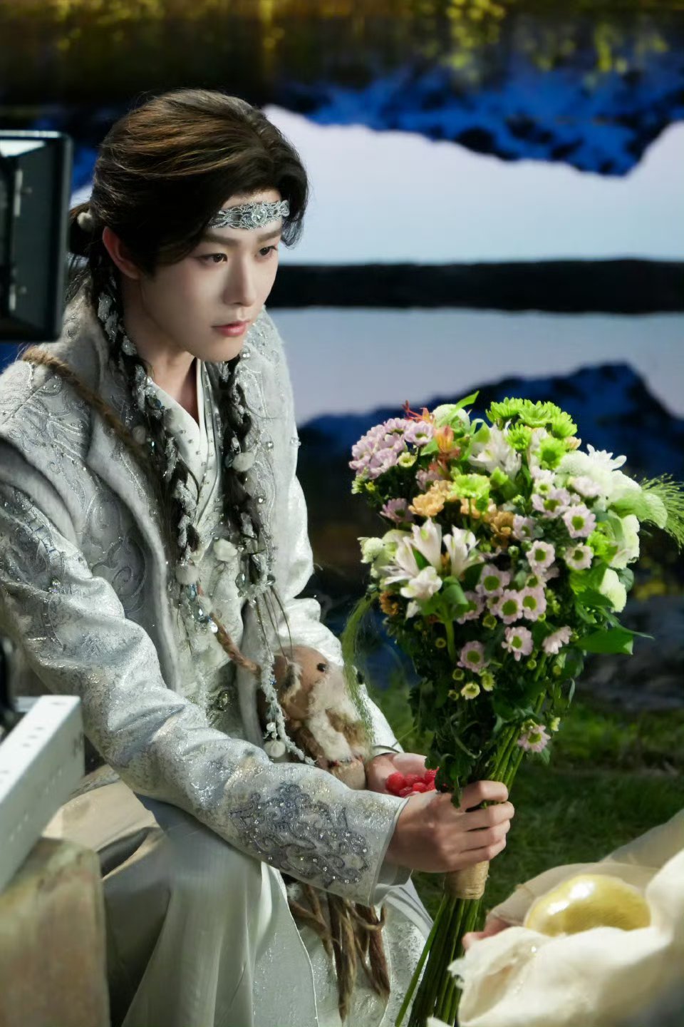 田嘉瑞年卡塑田嘉瑞年下daddy寄灵被夸奖时会耳朵发红，却梗着脖子说“我还能更好