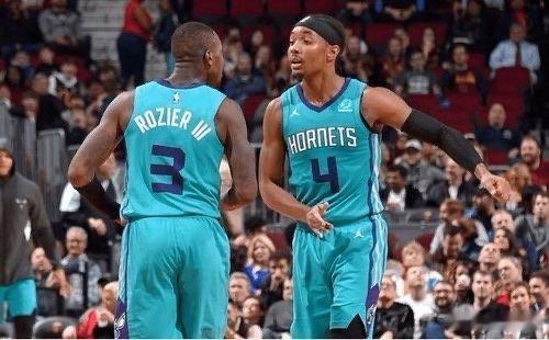 篮球周六317：黄蜂VS勇士篮球         黄蜂洛杉矶之旅，先输给了快船，