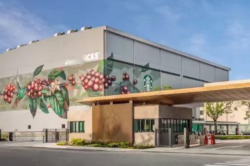 星巴克中国营收增11% 随着回归初心计划取得进展，让人们看到了一个企业的策划和决