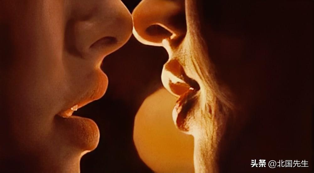 看到一句话：婚姻里最可怕的不是出轨，是“亲热”却不“亲嘴”！

热恋期，亲嘴是日