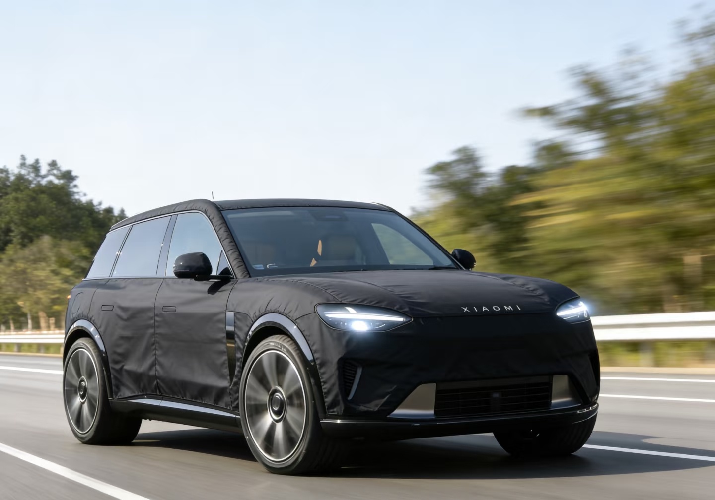 小米新车这个姿态确实有点帅，可以起名米虎！ 