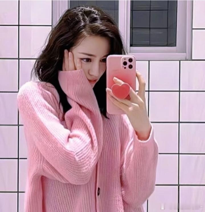 迪丽热巴钰珑 dlrb 迪丽热巴功夫女足 dlrb 迪丽热巴卫蓝不好意思打扰了，