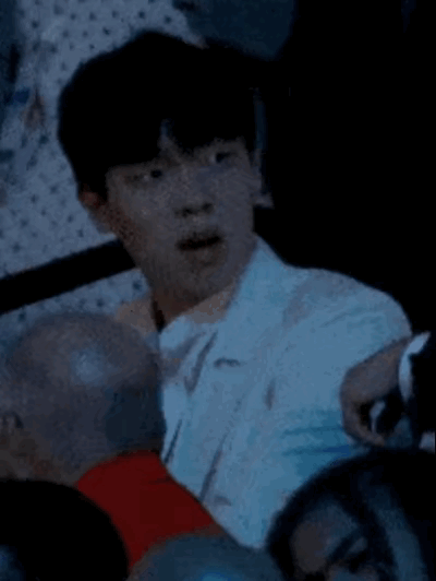 杨瀚森：啥情况，是喊的我吗？
他自己都没想到，16顺位，你能相信嘛？普遍认为他会