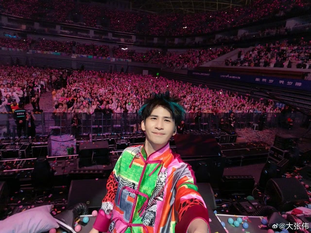 魔力歌鼻祖大张伟来给内娱上课了魔力歌先生 大张伟用《魔力Sir》给内娱上了一课：