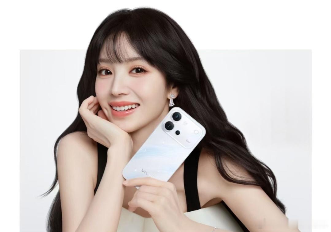 vivo S60系列今日发布。    发布会选址海南岛香水湾沙滩，繁星、碧海、沙