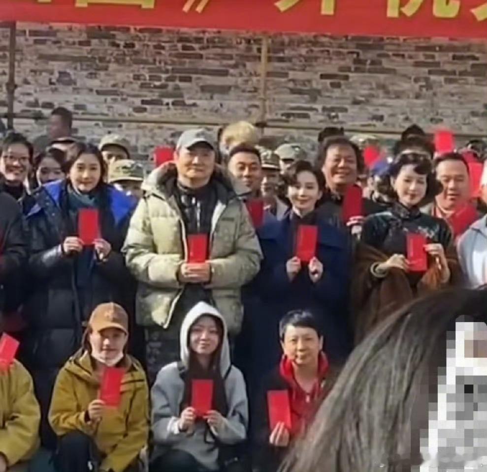 千里江山图开机刘诗诗民国复古卷发 好美的姐！刘诗诗太适合这个民国复古卷发造型了！