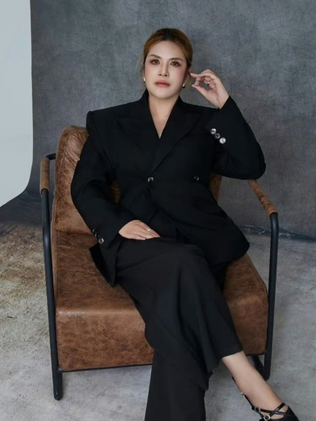 那艺娜劣迹艺人 官方将网红艺人那艺娜认定为劣迹艺人，并撤销其演出许可。年初，那艺