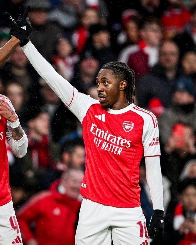 足总杯4比0淘汰威根，阿尔特塔对于二线阵容表现出的默契感到惊喜，还尤其称赞了埃泽