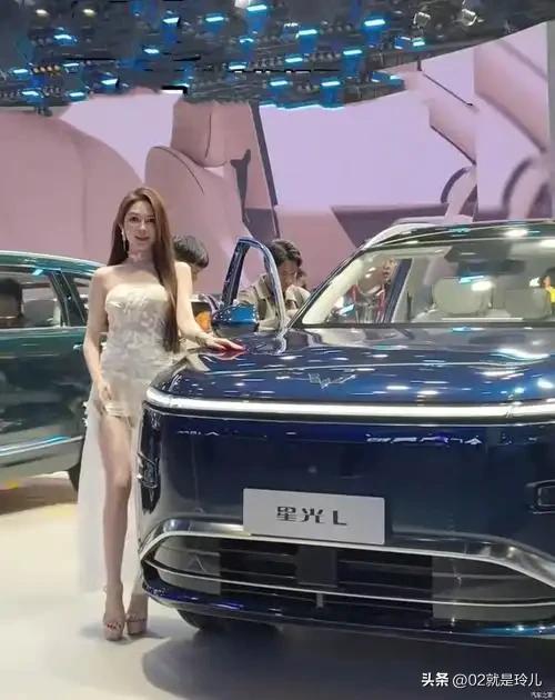 1星光
 15万内大六座破局者星光L
五菱星光 L 是上汽通用五菱在 2026 